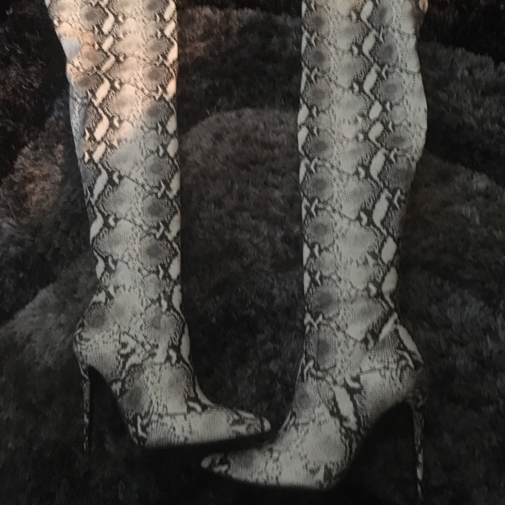 Steve Madden size 6 Demanding Fashion Boots NWT - Picture 5 of 8